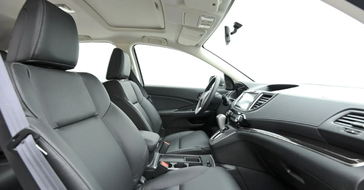 Ghế ngồi của người lái có khả năng chỉnh điện 8 hướng rất tiện lợi (Ảnh: Sưu tầm Internet)