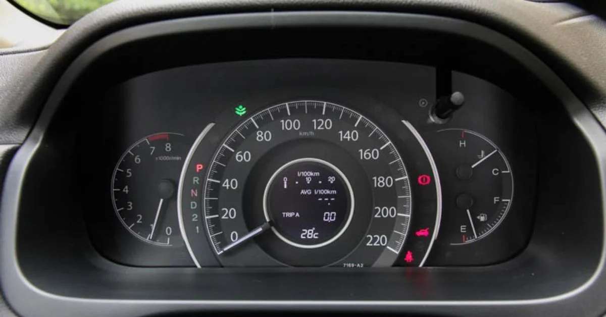 Bảng đồng hồ giúp người lái điều chỉnh cách lái để tối ưu nhiên liệu (Ảnh: Honda Mỹ Đình)