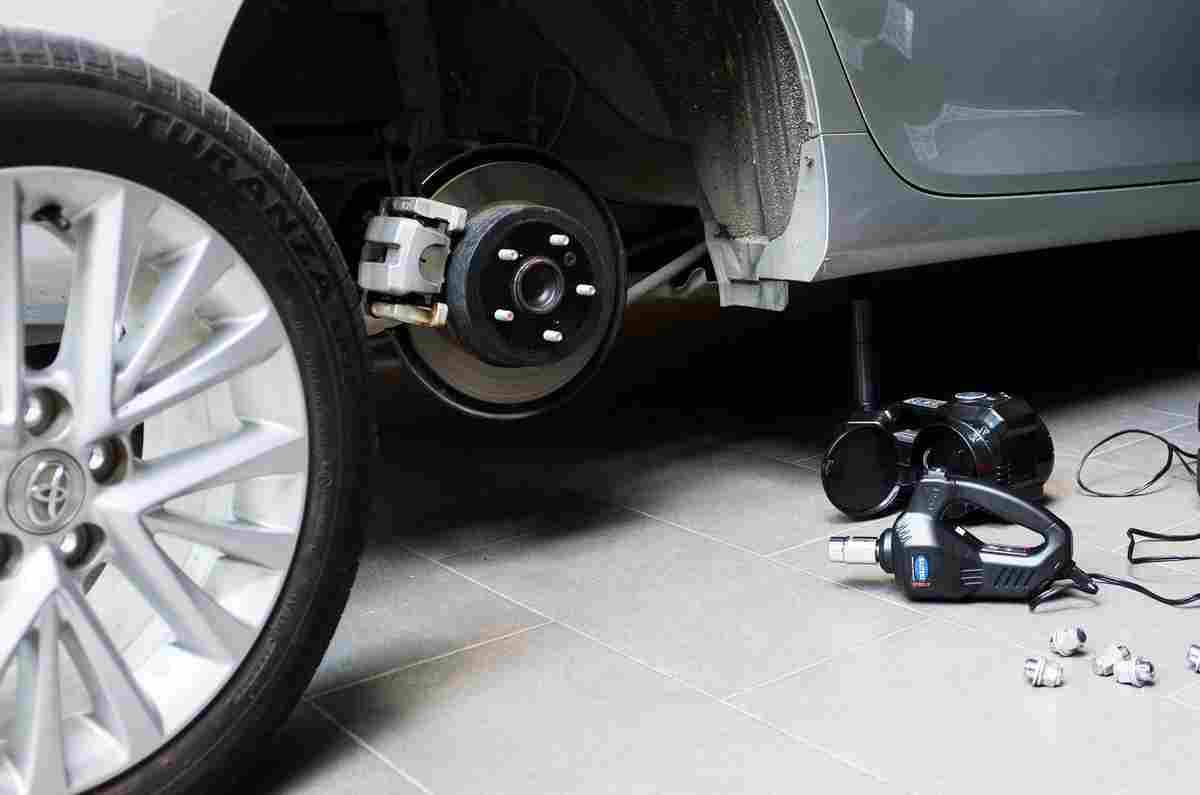 Theo định kỳ cần đảo lốp xe để đảm bảo xế hộp vận hành ổn định, an toàn nhất (Ảnh: Sưu tầm Internet)