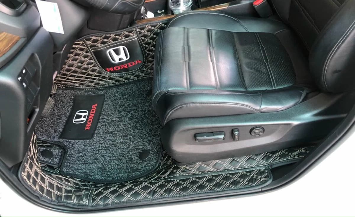 Thảm lót sàn vừa bảo vệ xe còn tăng tính thẩm mỹ cho Honda CRV. (Ảnh: Sưu tầm Internet) 