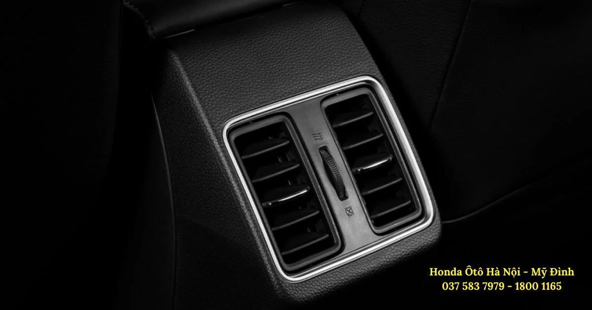 Cửa gió hàng ghế sau đem lại không gian mát mẻ, thư thái cho người đồng hành (Ảnh: Honda Việt Nam)