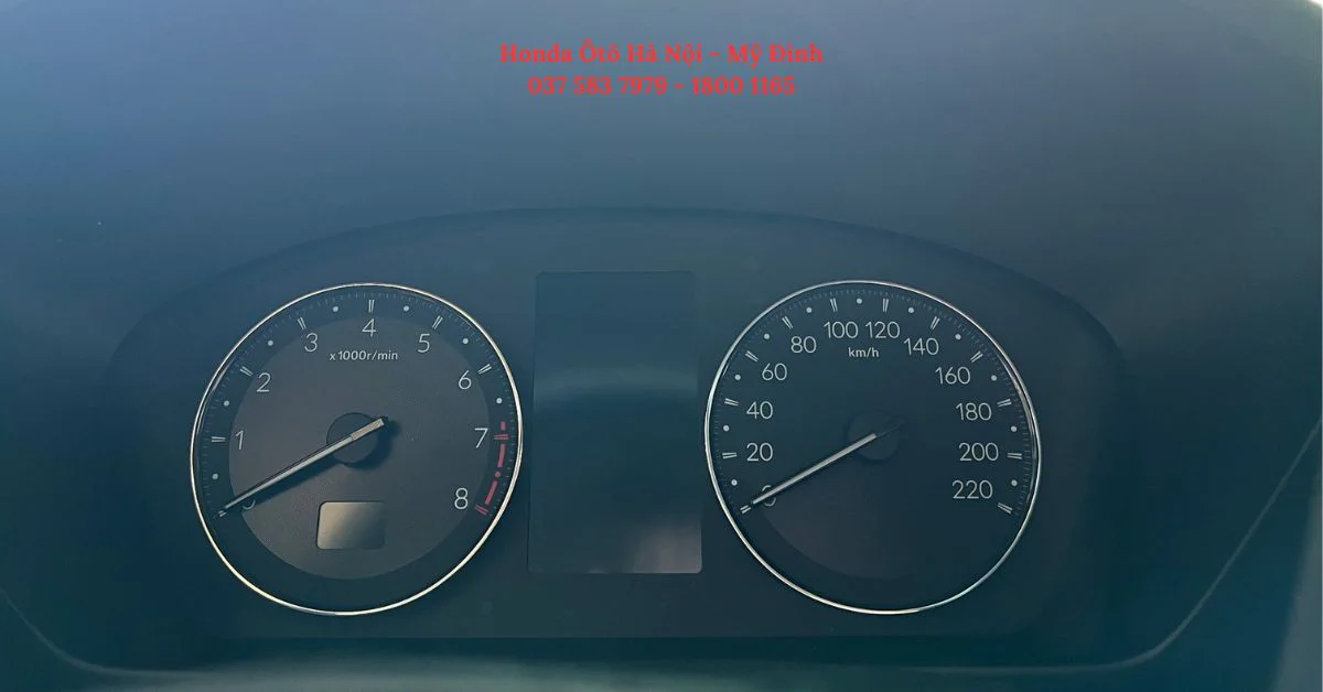 Đồng hồ dangj truyền thống với màn hình analog 4.2 inch (Ảnh: Honda Ô tô Mỹ Đình)