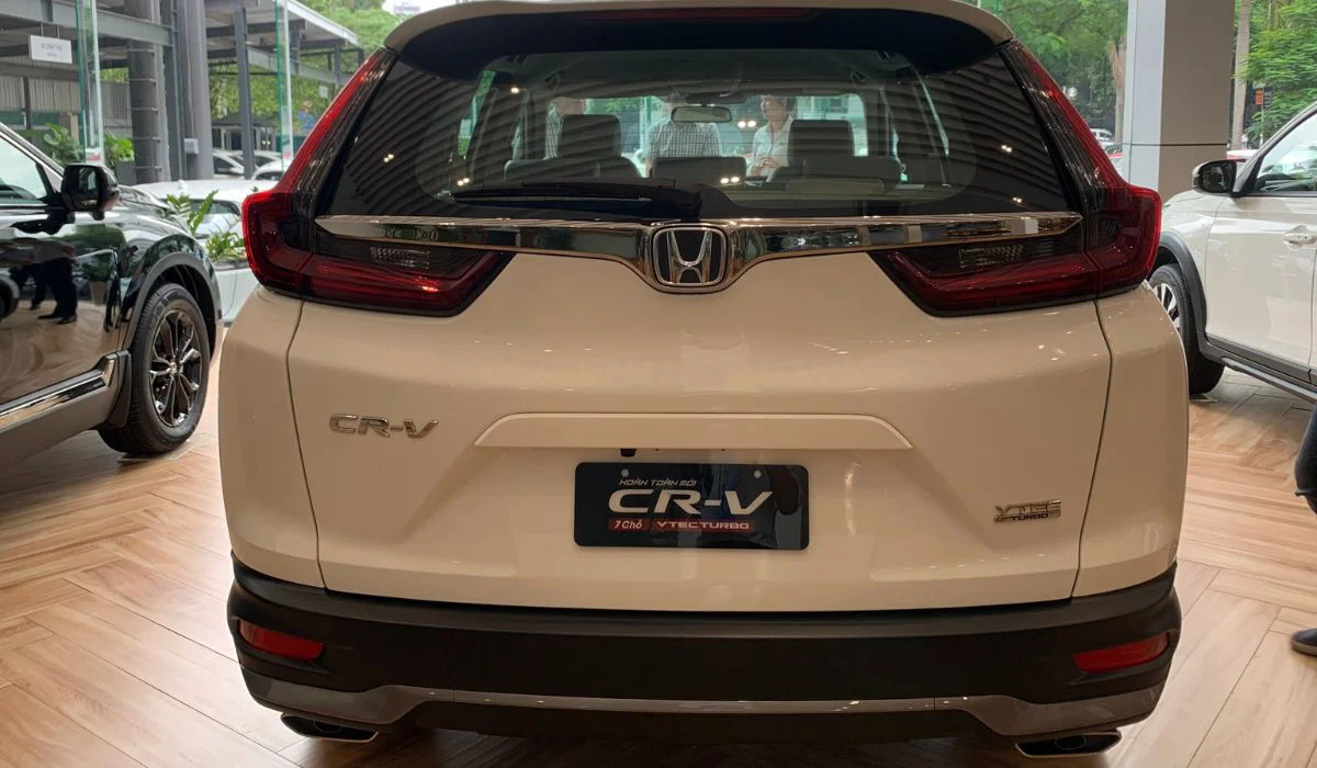 Thiết kế phần đuôi của Honda CRV 2023 gọn gàng và tinh tế hơn. (Ảnh: Sưu tầm Internet)
