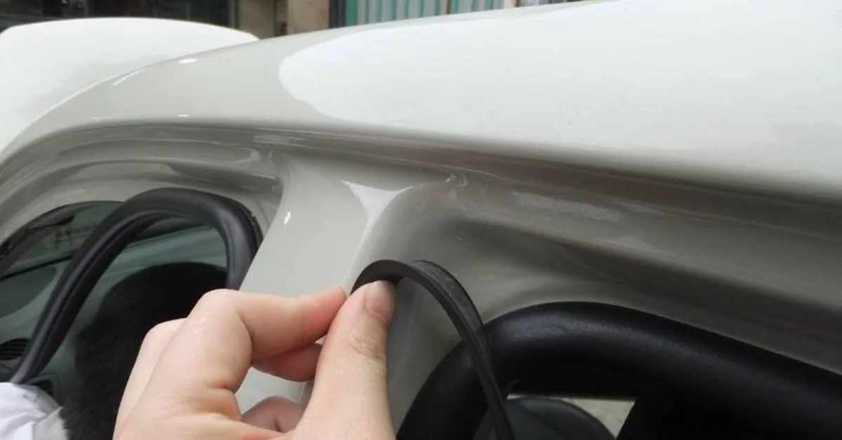 Gioăng cao su dán trên cửa xe để chống ồn (Ảnh: Sưu tầm Internet)