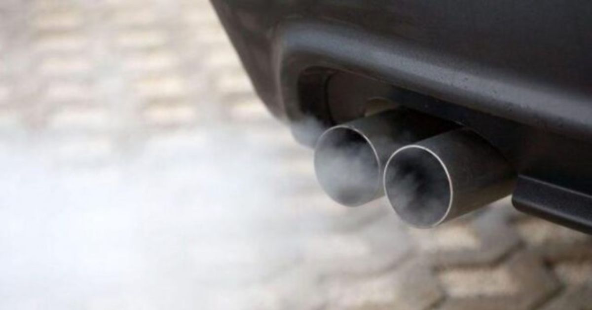 Hiện tượng ô tô thải khói trắng là kết quả của sự ngưng tụ xảy ra trong ống xả
