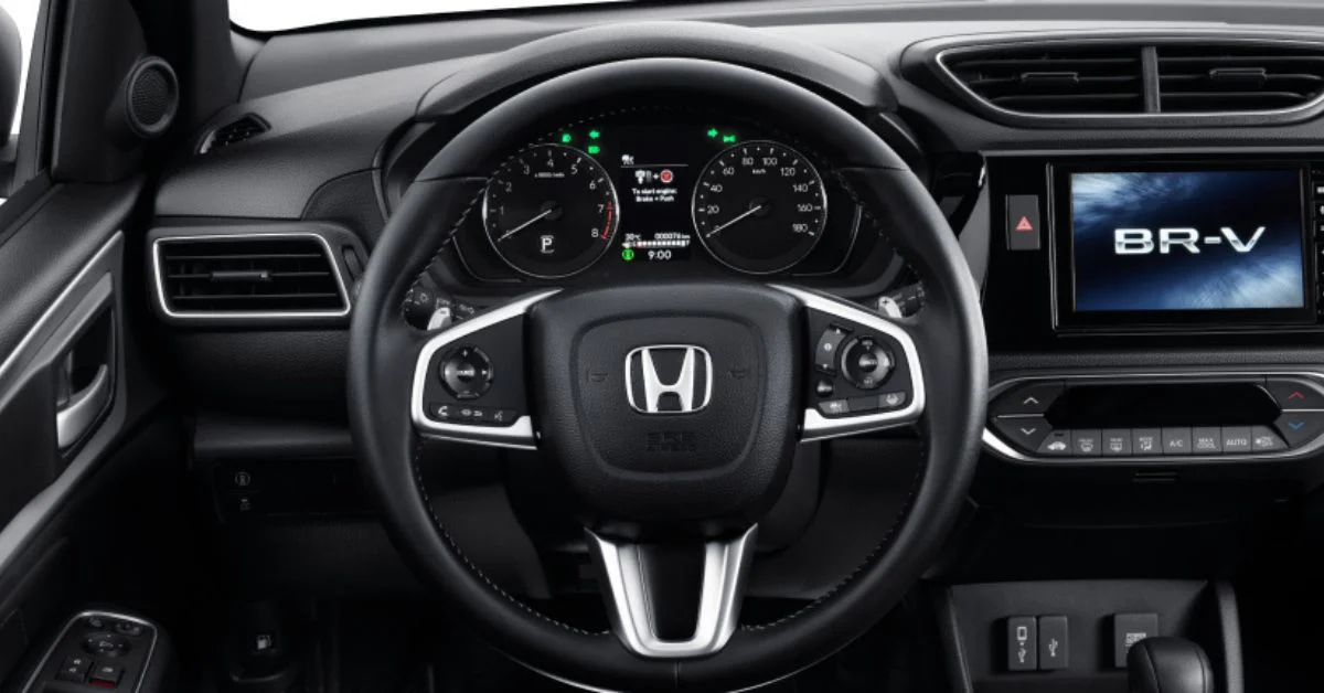 Lẫy chuyển số trên vô lăng ở Honda BR-V (L)(Ảnh: Sưu tầm internet)