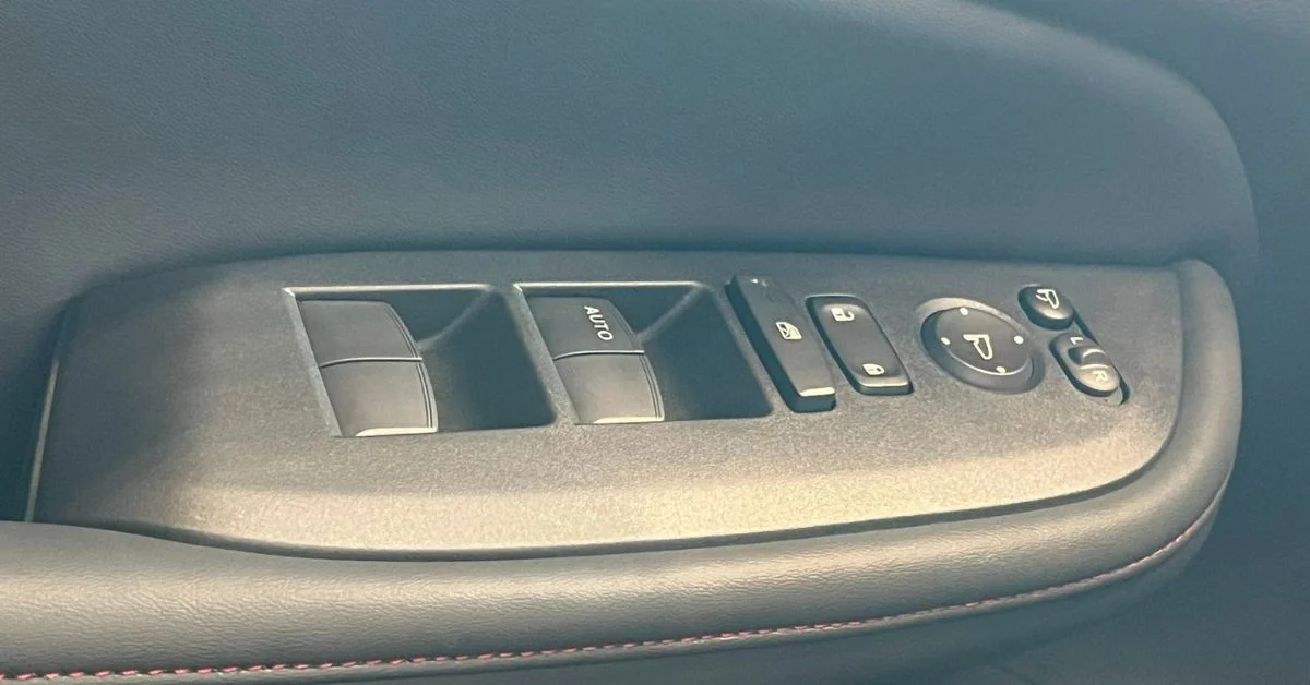 Cửa xe Honda City bao gồm các nút bấm điều khiển tiện lợi (Ảnh: Honda Việt Nam)