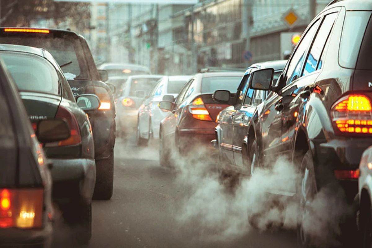 Những hơi khí này thường xuất hiện sau quá trình đốt nhiên liệu để tăng tốc độ xe. (Ảnh: Sưu tầm internet)