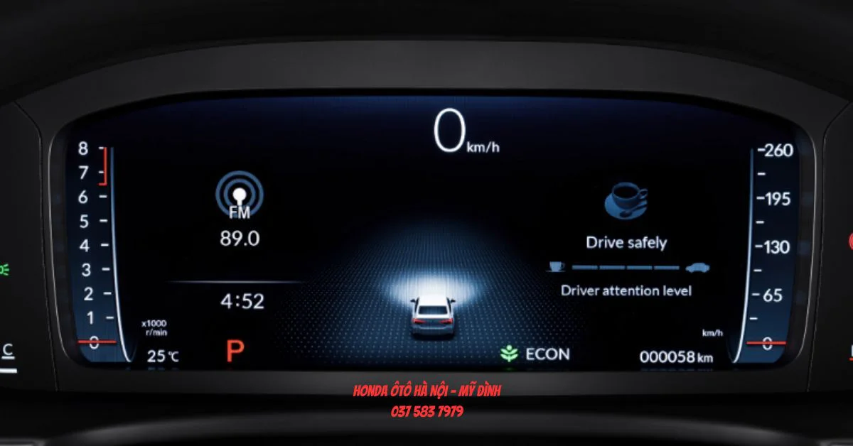 Cụm đồng hồ thông số điện tử 10.2 inch hiển thị màu sắc và được bố trí thuận tiện với tầm mắt người lái (RS). (Ảnh: Honda Việt Nam)