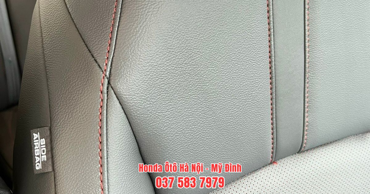 Ghế xe Honda City bản RS được làm bằng chất liệu da viền chỉ đỏ