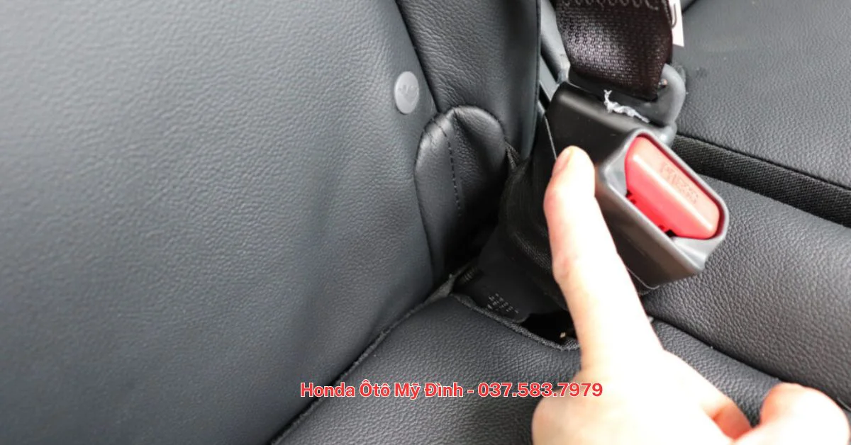 Móc ghế an toàn trẻ em theo tiêu chuẩn ISOFIX trên Honda HRV.