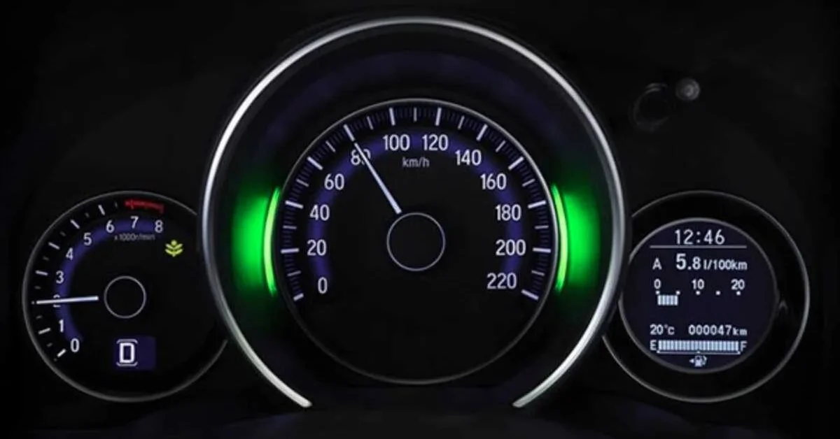 Chế độ hướng dẫn lái xe tiết kiệm nhiên liệu - ECO Coaching trên xe Honda Civic RS (Ảnh: Honda Việt Nam)