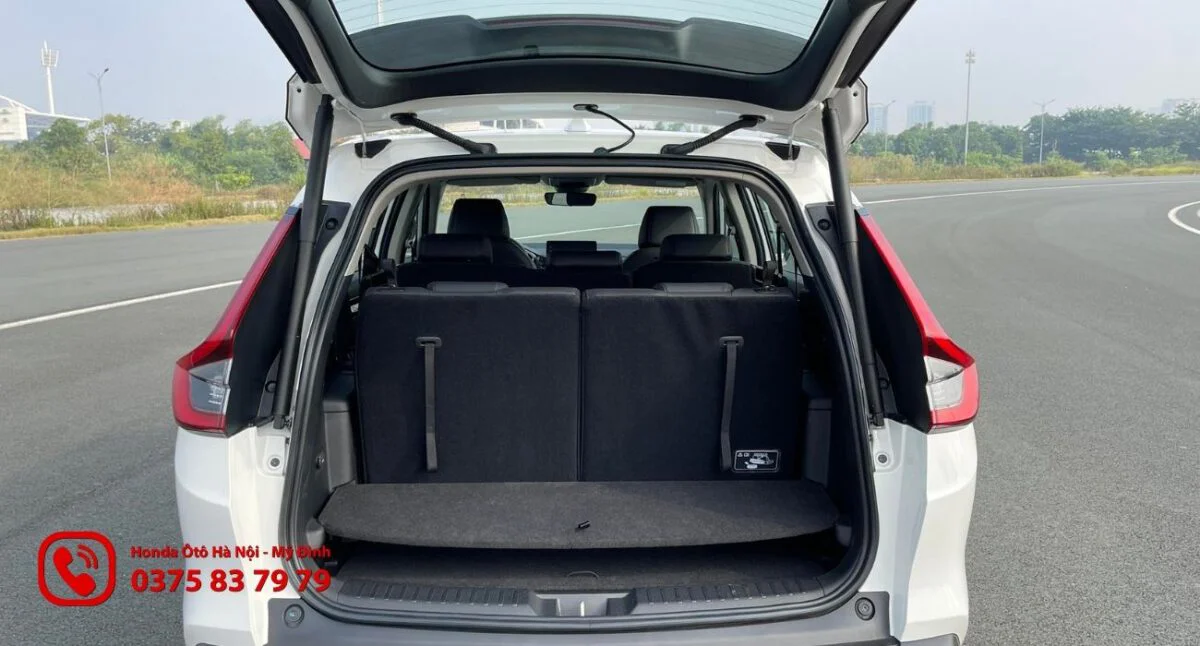 Khoang hành lý với tính năng "đá cốp" trên Honda CRV