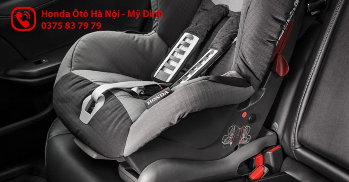 Móc ghế an toàn cho trẻ em với dây đai 3 điểm nối được thiết kế chắc chắn cùng đệm mút hấp thụ lực (Ảnh: Honda Việt Nam)