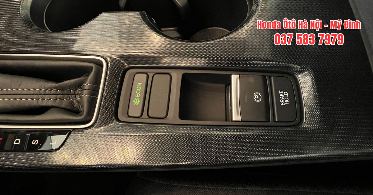 Phanh tay điện tử đảm bảo an toàn cho người dùng khi dừng - đỗ xe trong những trường hợp người dùng quên hạ hoặc kéo phanh tay (Ảnh: Honda Ô tô Mỹ Đình)