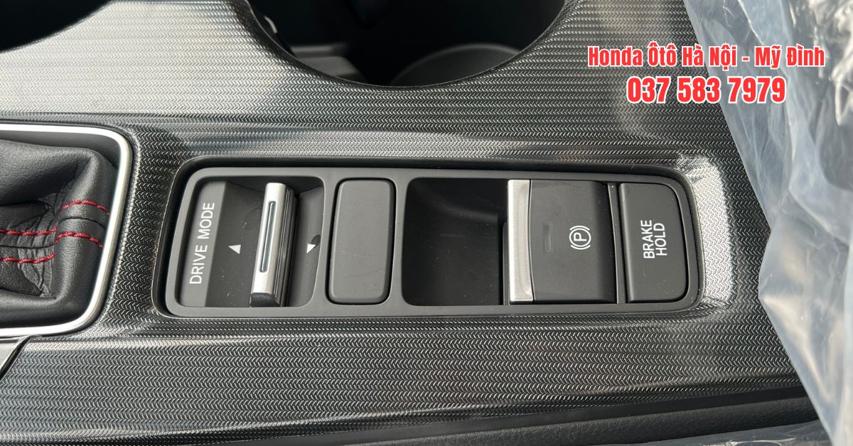 Phanh tay điện tử đảm bảo an toàn cho người dùng khi dừng, đỗ xe ổn định và an toàn (Ảnh: Honda Ô tô Mỹ Đình)