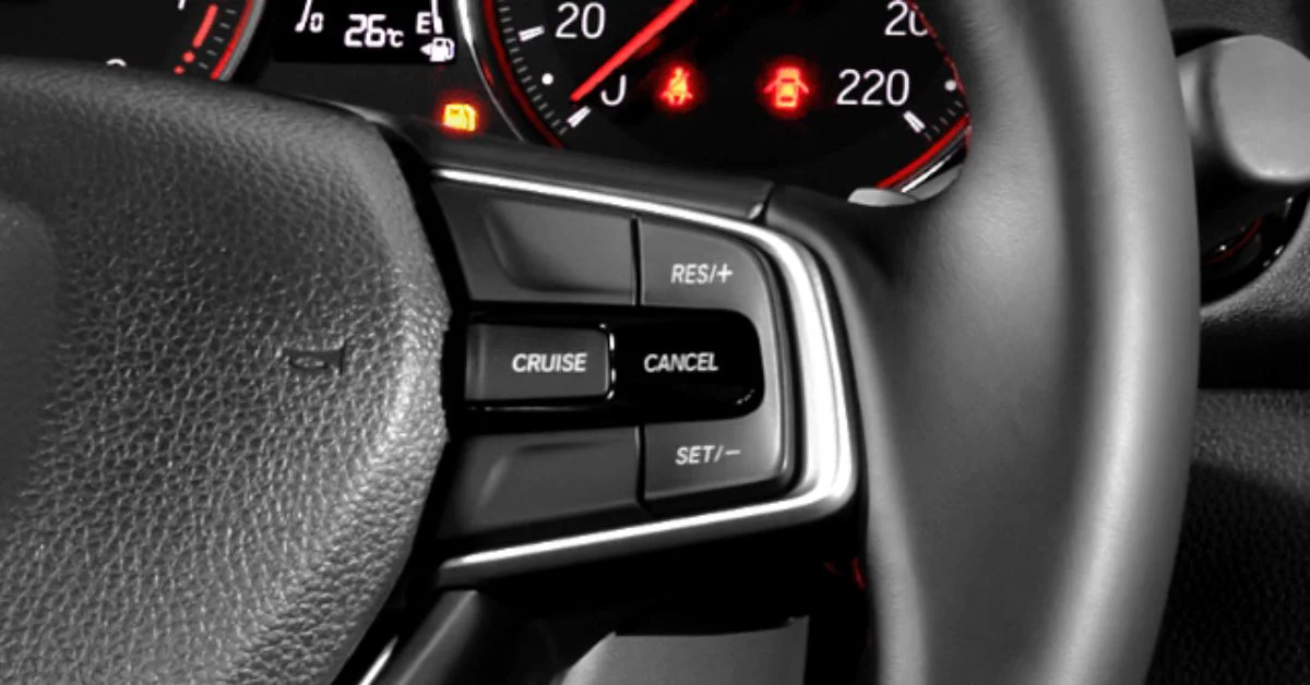 Hệ thống Cruise Control giúp duy trì tốc độ ổn định theo cài đặt của người lái