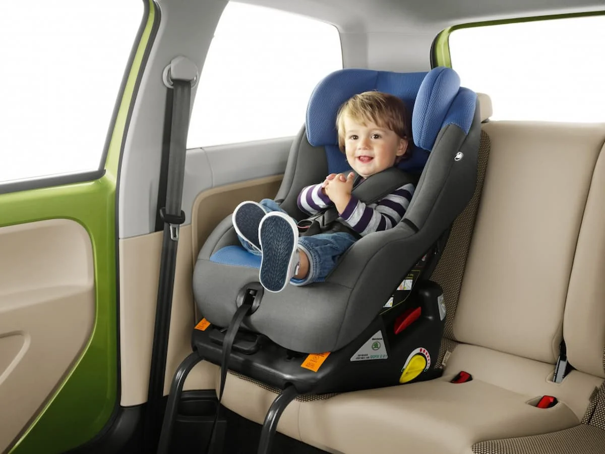 Móc ghế an toàn cho trẻ là chốt để gắn ghế an toàn lên ghế ô tô (Ảnh: Sưu tầm internet) 