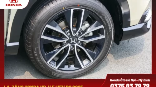 La-zăng hợp kim 17 inch (G,L), 18 inch (E:HEV RS) thiết kế thể thao, đa dạng theo phiên bản. Bộ lốp dày dặn, phù hợp với tổng thể năng động của xe.