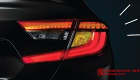 Đèn phanh khẩn cấp sẽ kích hoạt khi người lái đạp phanh gấp