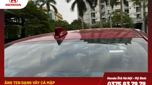 Ăng ten dạng vây cá mập giúp giảm lực cản của không khí khi xe di chuyển và tăng khả năng thu sóng.