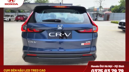 Đuôi xe nổi bật với cụm đèn hậu LED treo cao giúp tăng khả năng nhận diện từ xa.