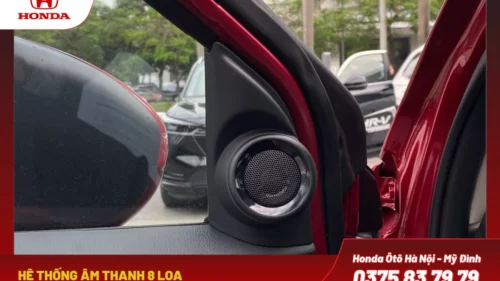 Hệ thống âm thanh 8 loa, giúp hành khách tận hưởng trải nghiệm âm nhạc sống động, xứng tầm với các mẫu xe cao cấp.