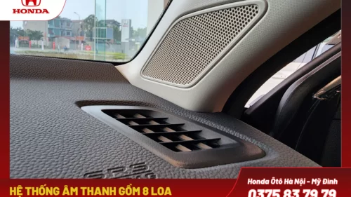 Xe được trang bị hệ thống âm thanh 8 loa, mang lại chất lượng âm thanh sống động và rõ nét.
