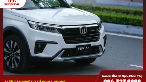Mặt ca lăng  2 tầng mạ crom, tầng trên là các thanh ngang với logo Honda nằm giữa, tầng dưới được thiết kế dạng tổ ong tạo điểm nhấn và tăng khả năng tản nhiệt tốt.