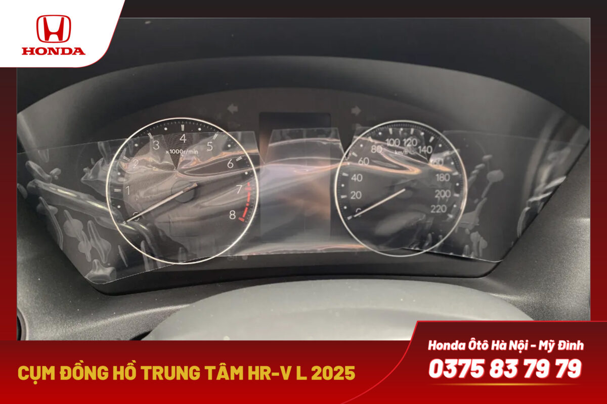Cụm đồng hồ kỹ thuật số hiển thị trực quan, dễ theo dõi thông tin.