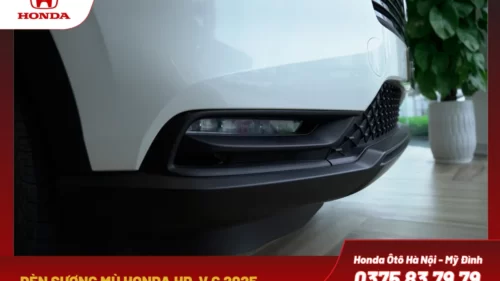 Đèn sương mù trước hỗ trợ chiếu sáng trong điều kiện thời tiết xấu.