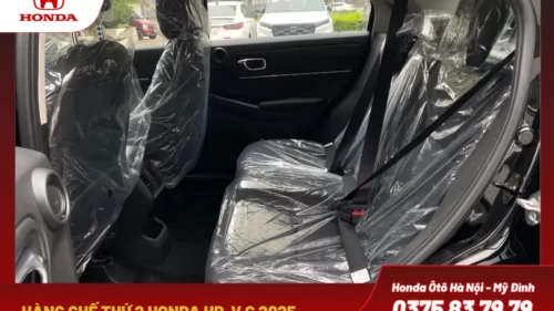 Nội thất bọc da tăng cảm giác êm ái và sang trọng. Nâng cấp đáng giá cho khoang lái HR-V G 2025. Hàng ghế sau rộng rãi với chế độ Magic Seat độc đáo. Gập linh hoạt 3 chế độ: Tiện dụng, Vật cao, Vật dài.