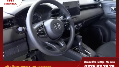 Vô lăng bọc da 3 chấu, tích hợp nhiều phím chức năng. Hỗ trợ điều khiển thuận tiện, tập trung lái xe.