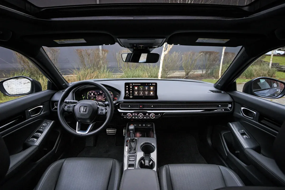 Không gian cabin yên tĩnh và hiện đại hơn